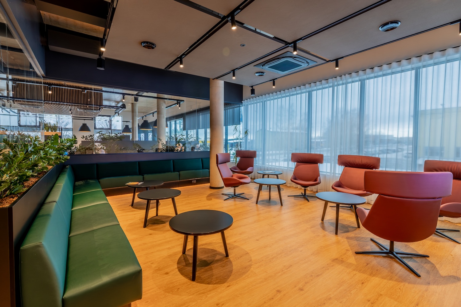 Cristella uue kontorihoone interjöör